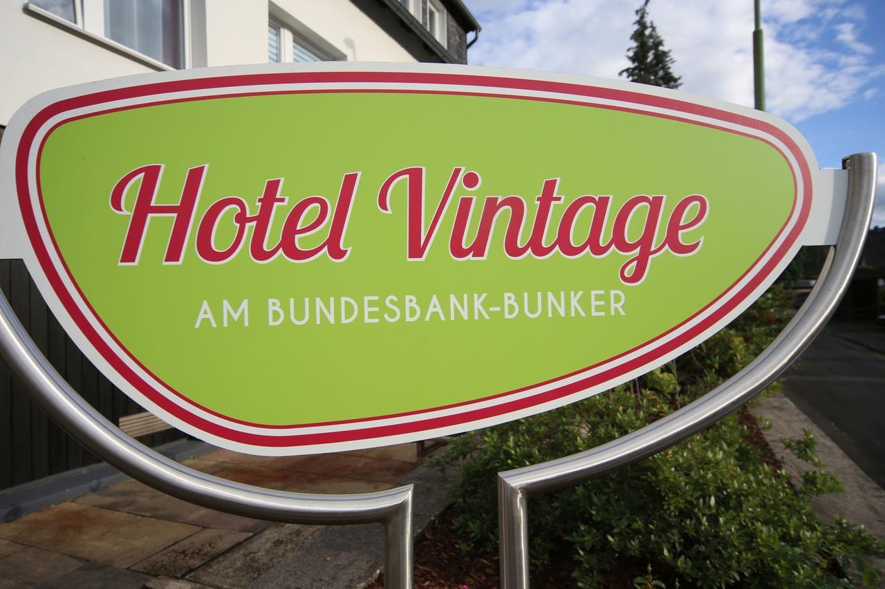 Hotel Vintage Am Bundesbank-Bunker Cochem Exterior foto